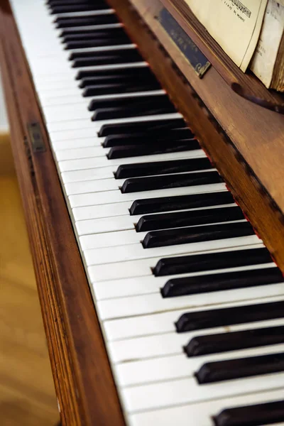 Antiguo teclado de piano vintage — Foto de Stock