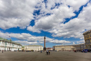 Saray Meydanı St Petersburg güneşli günde panoramik