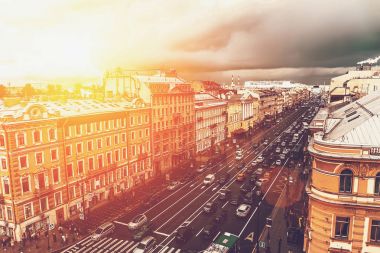 Saint Petersburg, Nevsky prospect görünümüne çatı üstten. Büyük şehir Kentsel şehir merkezi kavramı