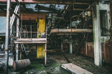 Ekipman ile terk edilmiş Fabrikası'nın terk edilmiş endüstriyel iç