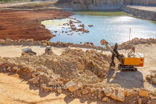 Taş ocağı tarak ağır yük makinesi ve diğer taş ocağı ekipmanları