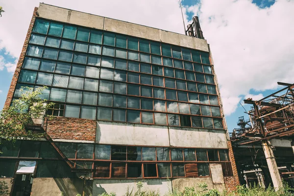 Övergiven fabrik i Efremov, industriell byggnad — Stockfoto