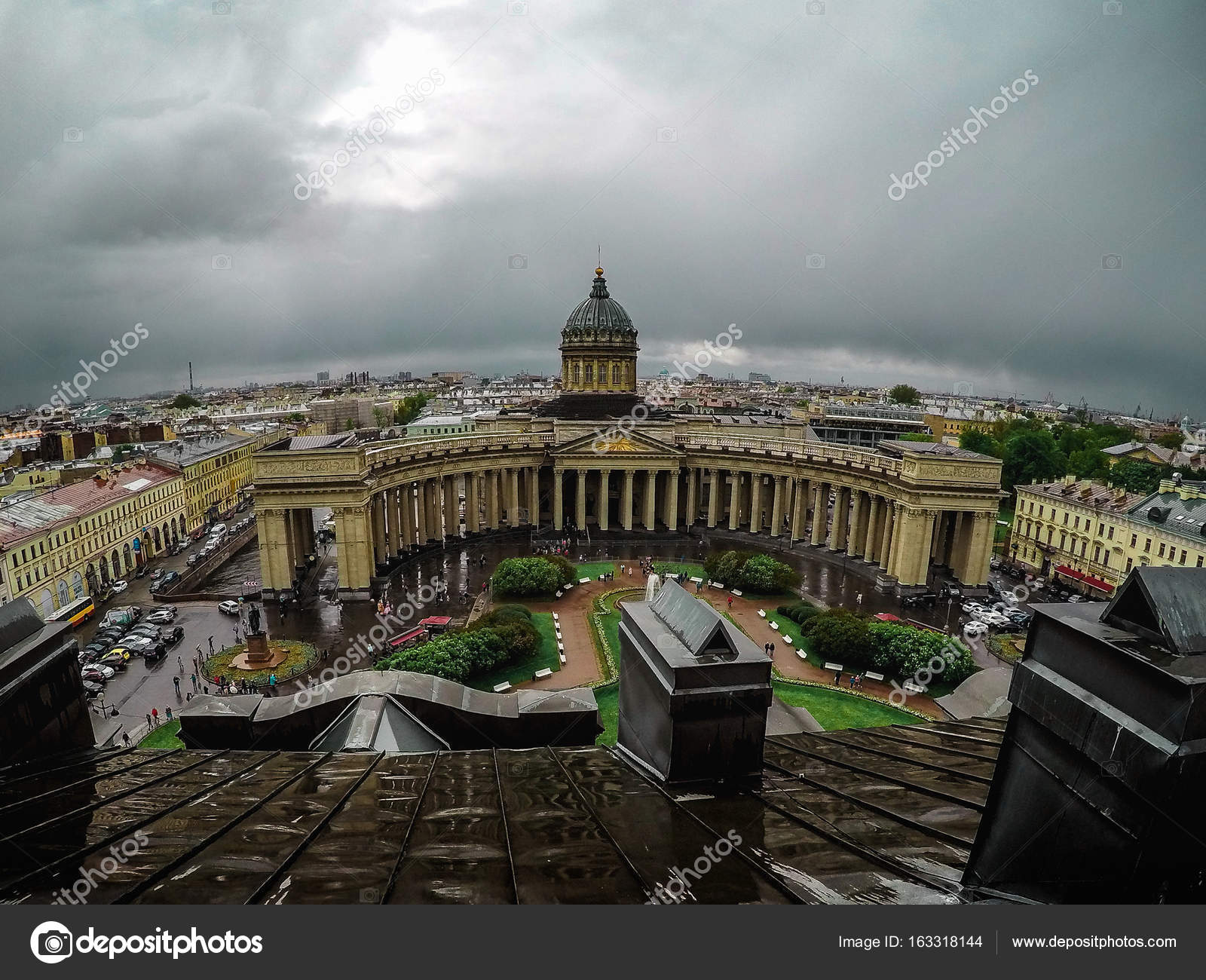 казанский собор невский проспект. казанский собор и зингер в санкт-петербурге. казанский собор вид с канала грибоедова. невский проспект казанский собор зингер. крыша казанского собора.