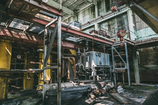 Opuszczonej fabryce wnętrz wnętrza — Zdjęcie stockowe