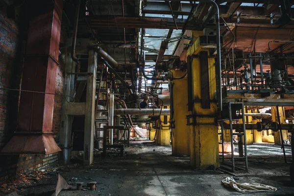 Metal Fuel och power generation Rusty Equipment, pipe-Tube i övergivna fabriken — Stockfoto