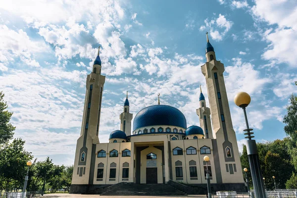 Mykop, Adygeya, Rusya - 28 Ağustos 2017: Maykop - Maykop şehrin sembolü katedral cami