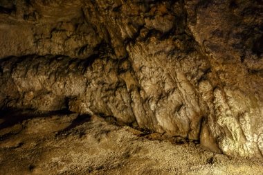 Yeraltı mağara tünel duvara