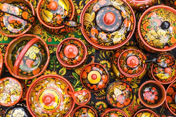 Російський дерев'яної посудом. Хохлома або Hohloma, традиційні російські ручної роботи сувенірні — стокове фото