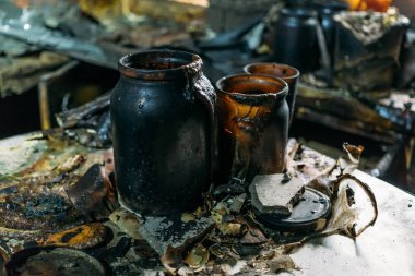 Mutfak eşyaları tarafından yangın evi yandı, yandı mobilya