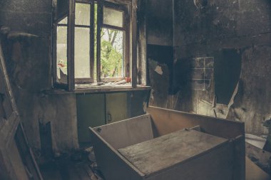 Apartman Oda yangından sonra yanmış iç