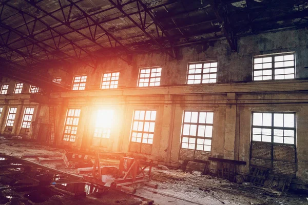 Large empty abandoned warehouse building or factory workshop — Stock Photo, Image