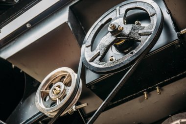 Hasat dizel motor bölümü, sürücü bel