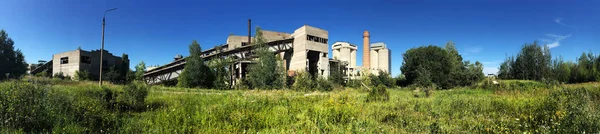 Panorama de fábrica abandonada, fundo industrial — Fotografia de Stock