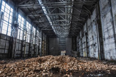 Büyük terk edilmiş endüstriyel Hall'un orada ya da harap fabrika veya Ambar Voronej hangar