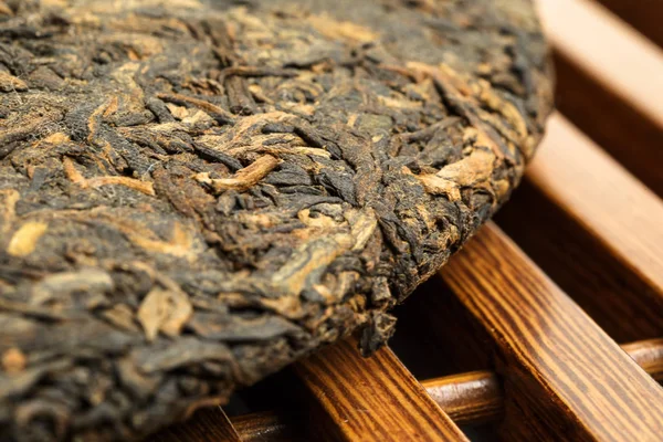 Eski Shu Puerh Çin siyah çay, seçici odak fermente — Stok fotoğraf