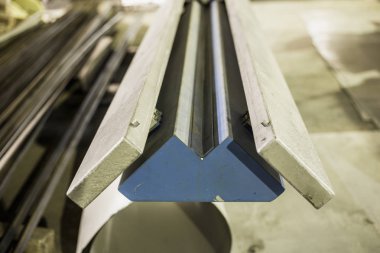 Endüstriyel arka plan,-metal işleme-üretim, yakın çekim araçları ekipmanları ile atölye çalışması