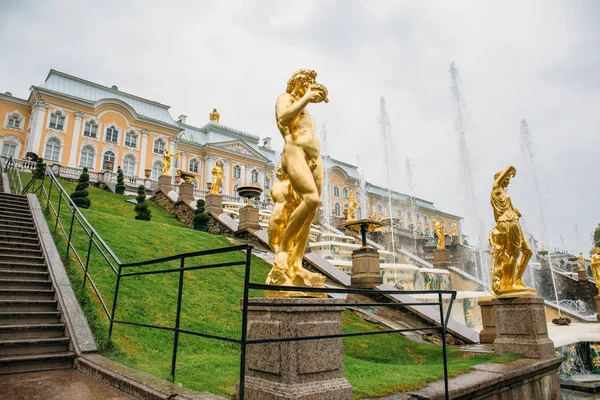 Saint Petersburg, Russia - Circa June 2017: Peterhof or Petergof Palace in Saint-Petersburg — Stock Photo, Image