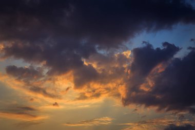 Dramatik günbatımı gökyüzü arka plan