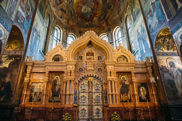 São Petersburgo, Rússia - Por volta de junho de 2017: Interior da Igreja do Salvador em Sangue Derramado em São Petersburgo, Rússia — Fotografia de Stock