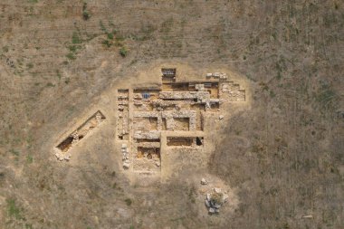 Kıbrıs Rum Kesimi 'nin Pafos kentindeki antik harabelerin havadan görünüşü. Paphos şehrinin ünlü eğlenceleri