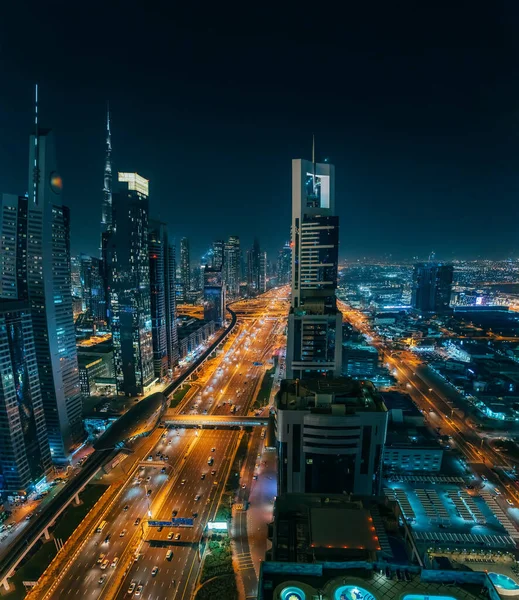 Dubai centro da cidade à noite de cima, Emirados Árabes Unidos — Fotografia de Stock