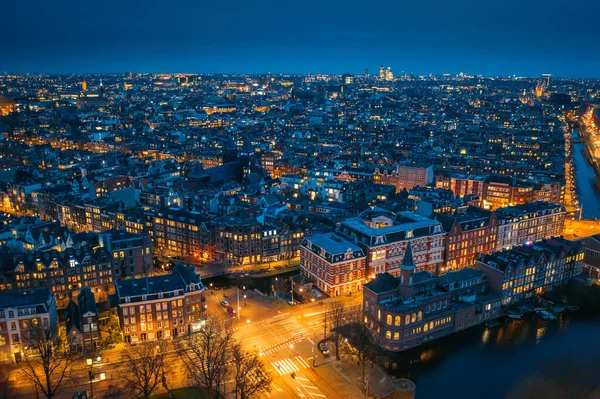 Amsterdam night city skyline air view from above, Amsterdã, Países Baixos — Fotografia de Stock