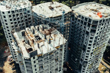 Yeni modern konut binalarının inşaat alanının havadan görünüşü. İnşaat Sanayi Geliştirme