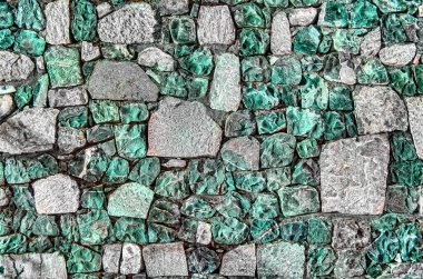 Eski nehir taşları doku beyaz gri kahverengi siyah yeşil mavi kireç sarı turuncu kestane rengi mor pembe turkuaz renkli arka plan, taş mozaik yüzey farklı türü ile tuğla duvar parçası