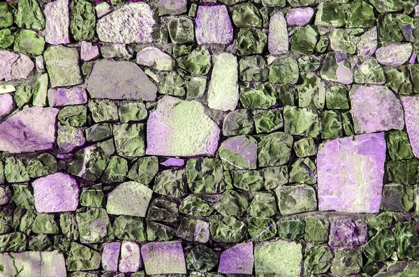 Eski nehir taşları doku beyaz gri kahverengi siyah yeşil mavi kireç sarı turuncu kestane rengi mor pembe turkuaz renkli arka plan, taş mozaik yüzey farklı türü ile tuğla duvar parçası