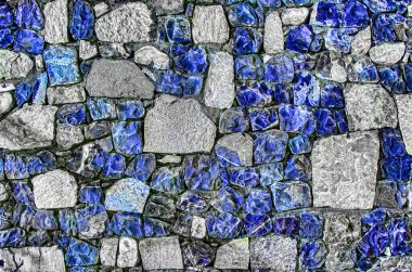 Eski nehir taşları doku beyaz gri kahverengi siyah yeşil mavi kireç sarı turuncu kestane rengi mor pembe turkuaz renkli arka plan, taş mozaik yüzey farklı türü ile tuğla duvar parçası