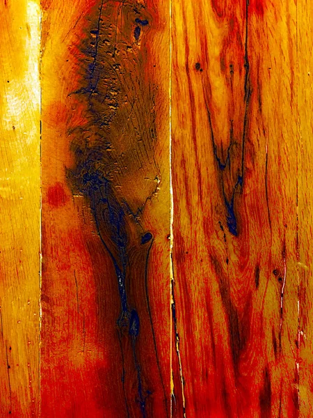 Kabuk ahşap doku parçası. arka plan eski panelleri. Grunge retro vintage ahşap yüzey, dikey çizgiler, sarı turuncu kırmızı Gri Siyah tonlu ateş