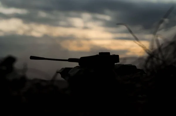 Deutsche Panzer-Silhouette bei Sonnenuntergang — Stockfoto