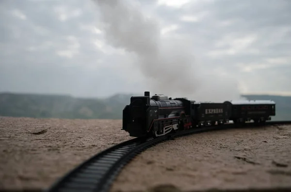 Comboio a vapor em um conceito de campo aberto . — Fotografia de Stock