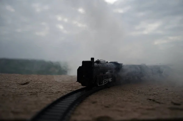 Comboio a vapor em um conceito de campo aberto . — Fotografia de Stock