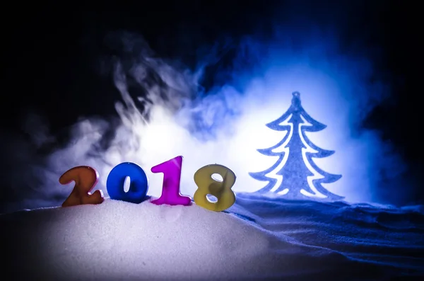 Nyårsafton firandet bakgrund med nyår element eller symboler. Dekoration för gratulationskort. Gott Nytt År. Med mörk bakgrund — Stockfoto