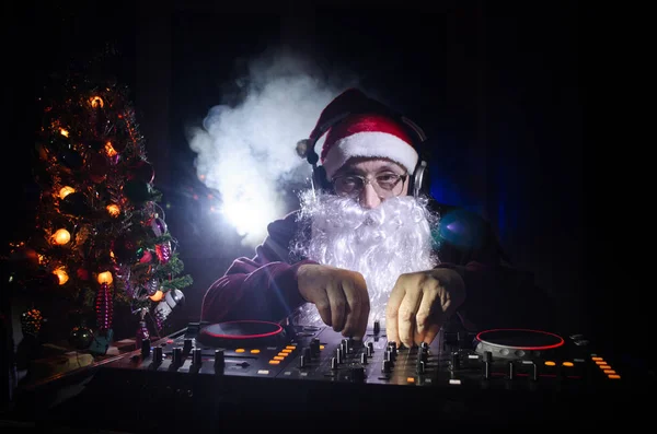 Santa Claus Mixing Some Christmas Cheer Dark Disco Club Toned — Stock Photo, Image