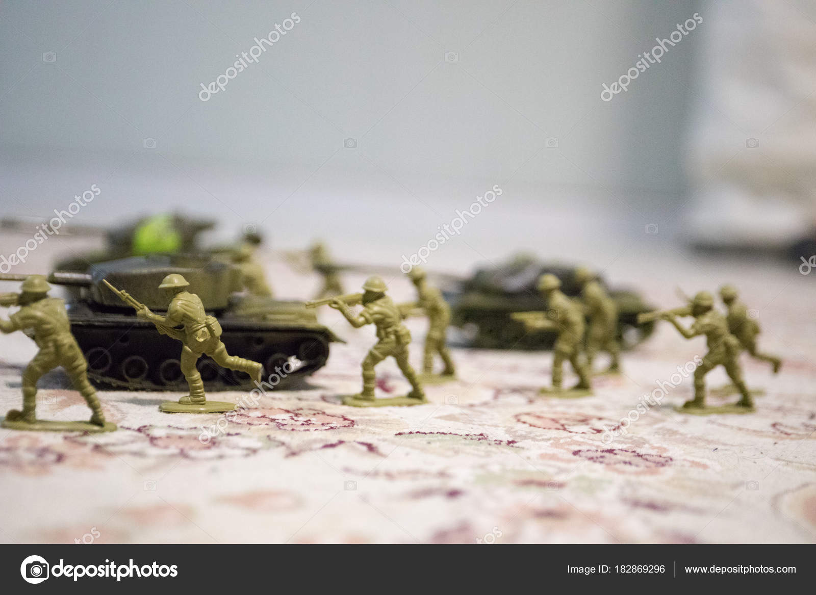 miniature lead soldiers