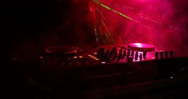 Spinning Mixing Scratching Night Club Hands Tweak Various Track Controls — стоковое видео