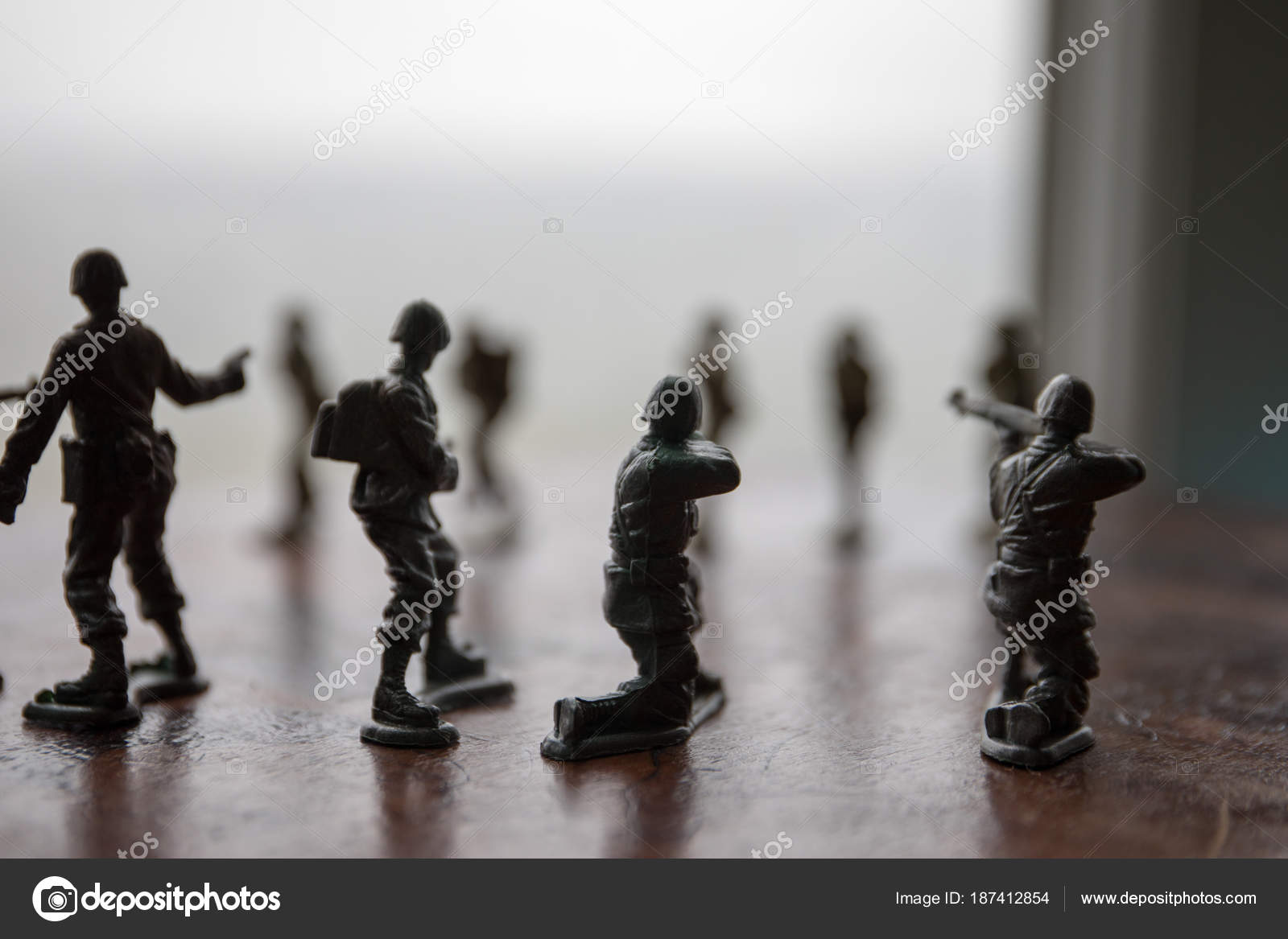 miniature toy soldiers