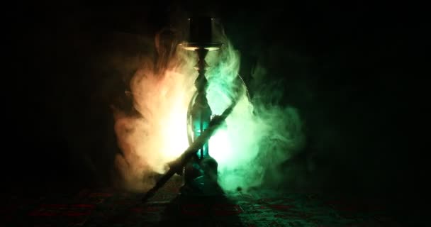 Shisha Glühende Kohlen Auf Shisha Schüssel Machen Dampfwolken Arabischen Inneren — Stockvideo