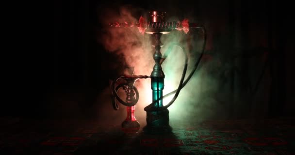 Vodní Dýmka Žhavé Uhlíky Shisha Mísy Takže Oblaka Páry Arabský — Stock video