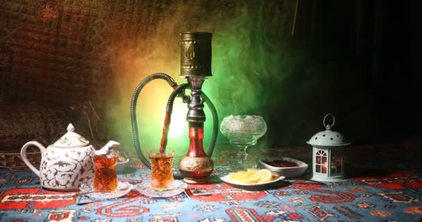 Hookah Rozżarzonych Węglach Shisha Miska Dokonywanie Obłoki Pary Arabskie Wnętrza — Wideo stockowe