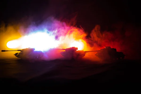 War Concept. Military silhouettes fighting scene on war fog sky background, World War German Tanks Silhouettes Below Cloudy Skyline At night. Attack scene. Armored vehicles. — Stock Photo, Image