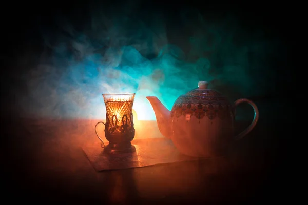 Thé Oriental Glasse Traditionnelle Pot Sur Fond Noir Avec Lumières — Photo