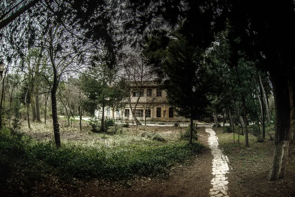 Casa Pueblo Abandonada Jardín Botánico Bakú Nadie Parque Con Árboles —  Fotos de Stock