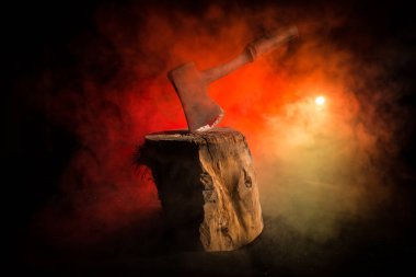 Korkunç Cadılar Bayramı temalı manyak katil silahı. Korku konsepti