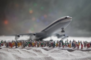 Kopya alanı ile uçak en iyi manzaralı neşeli Noel ve mutlu yeni yıl kış gezi için kavram arka plan ağaç arka plan üzerinde seyahat seyahat.