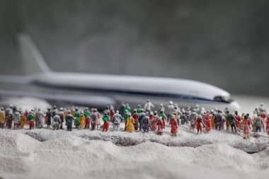 Kopya alanı ile uçak en iyi manzaralı neşeli Noel ve mutlu yeni yıl kış gezi için kavram arka plan ağaç arka plan üzerinde seyahat seyahat.