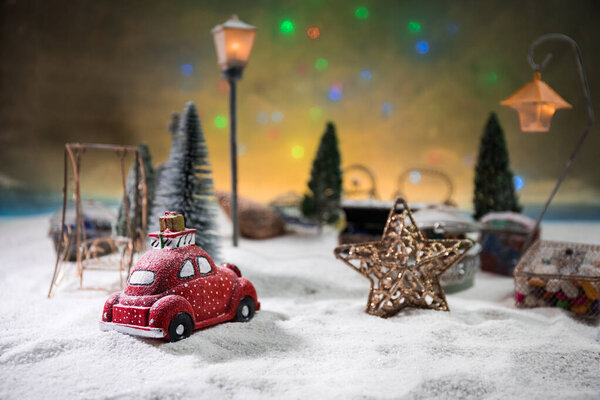 Традиционные атрибуты праздника на снегу. Творческие художественные украшения. Пустое место для текста
