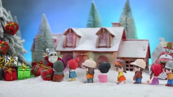 Imagens Close Composição Natal Com Miniaturas Figuras Brinquedos — Vídeo de Stock